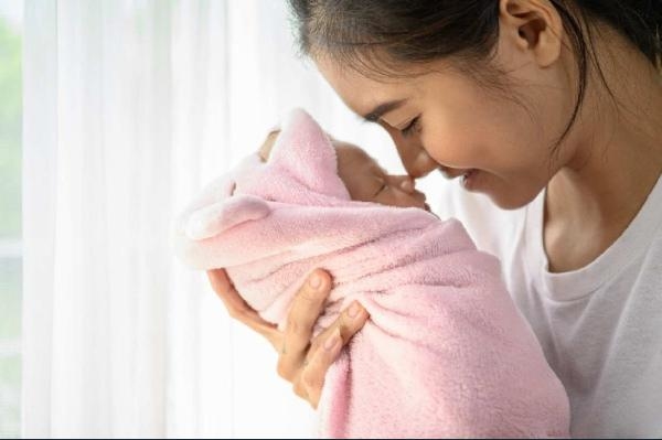 Rooming-in Mendekatkan Ikatan Ibu dan Bayi Baru Lahir