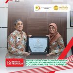 DIREKTUR RS PKU MUHAMMADIYAH SURAKARTA RAIH PENGHARGAAN SOLO RAYA MARKETING CHAMPION